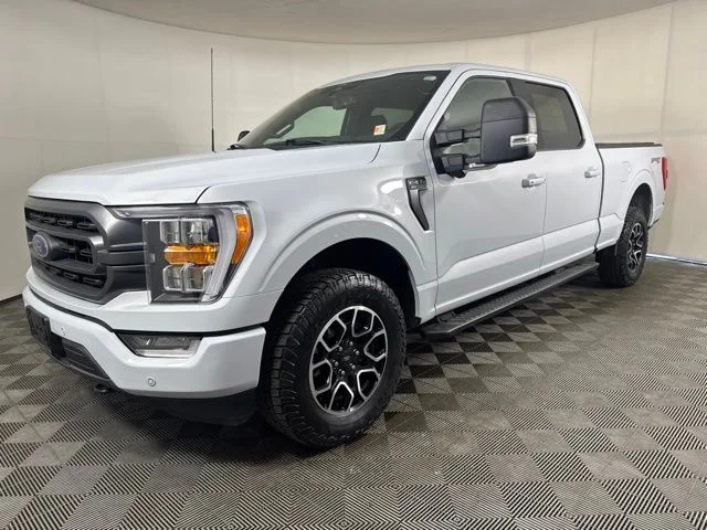 Certified Used 2022 White Metallic Ford XLT image 8