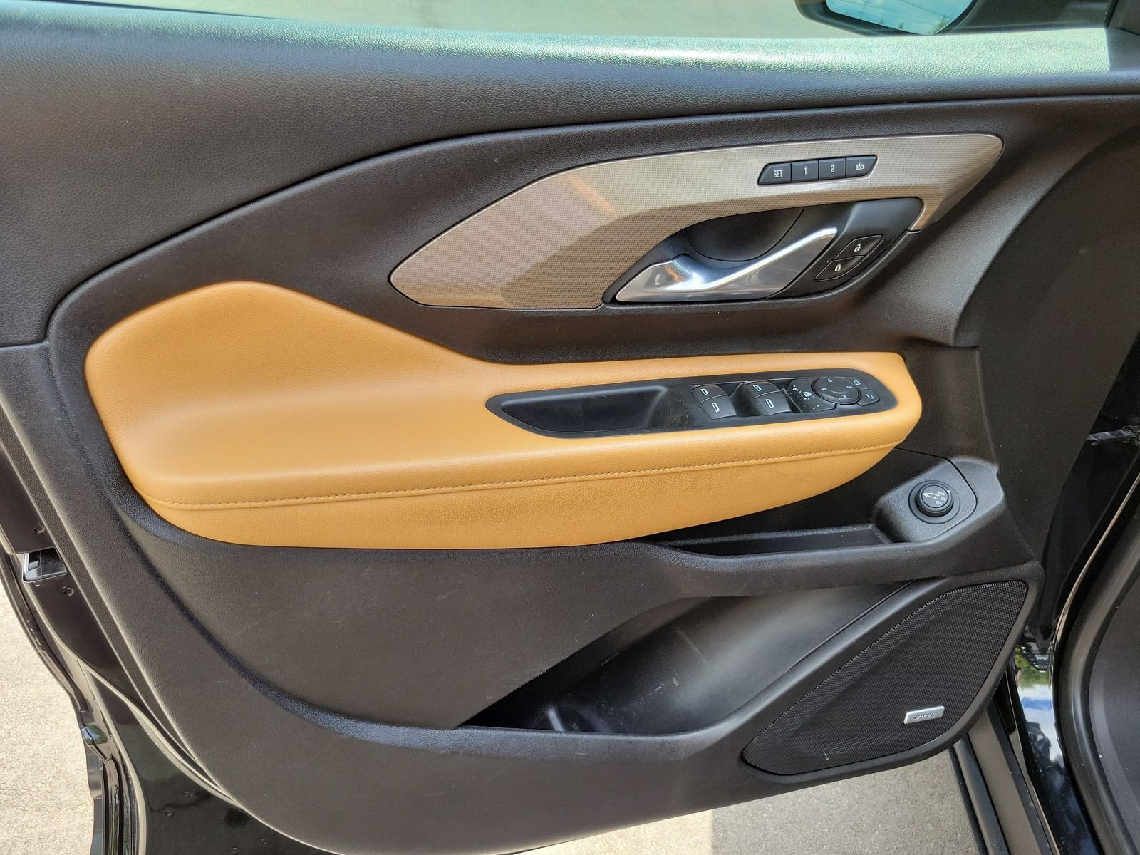 Used 2018 Black GMC SLT image 7