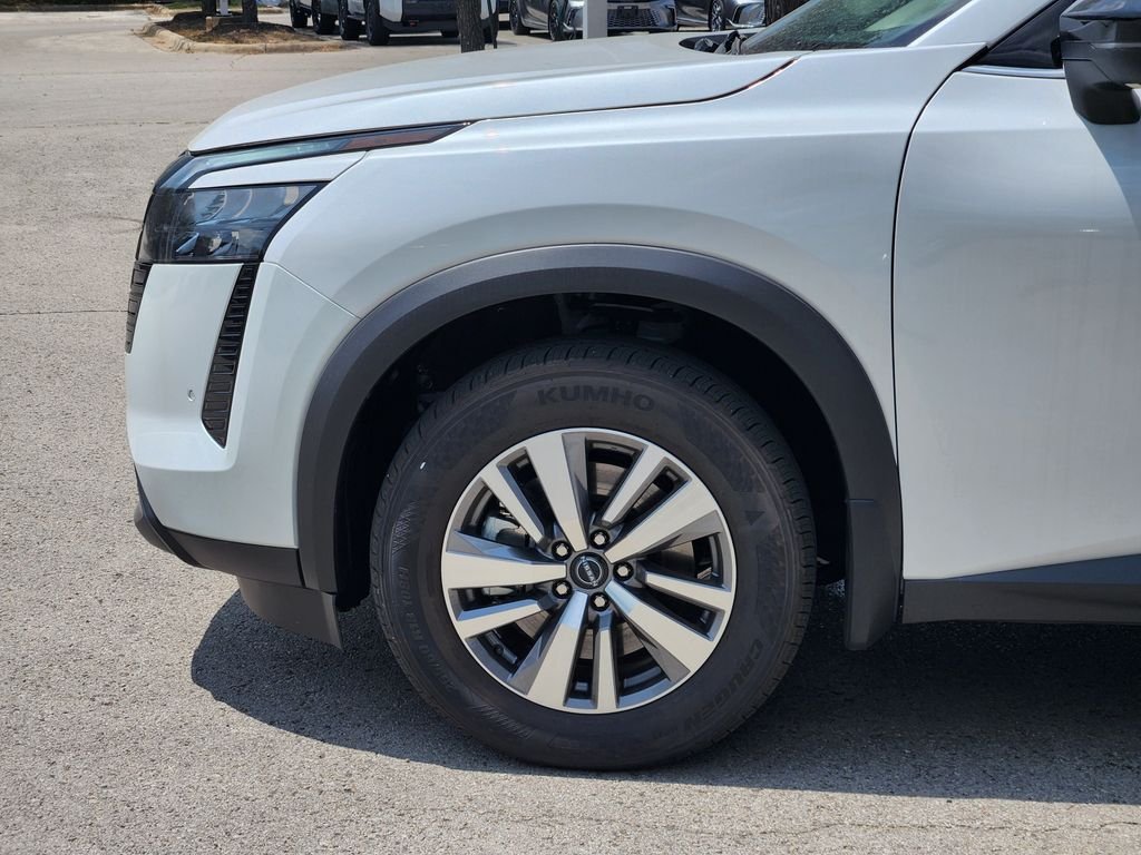New 2026 Everest White Pearl TriCoat Nissan SL image 9