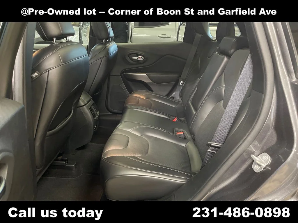 Used 2019 Gray Jeep Limited image 21