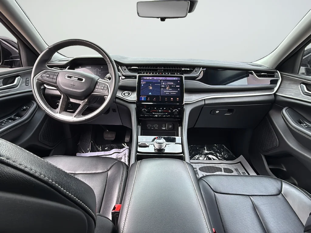Used 2023 Gray Jeep Limited image 11