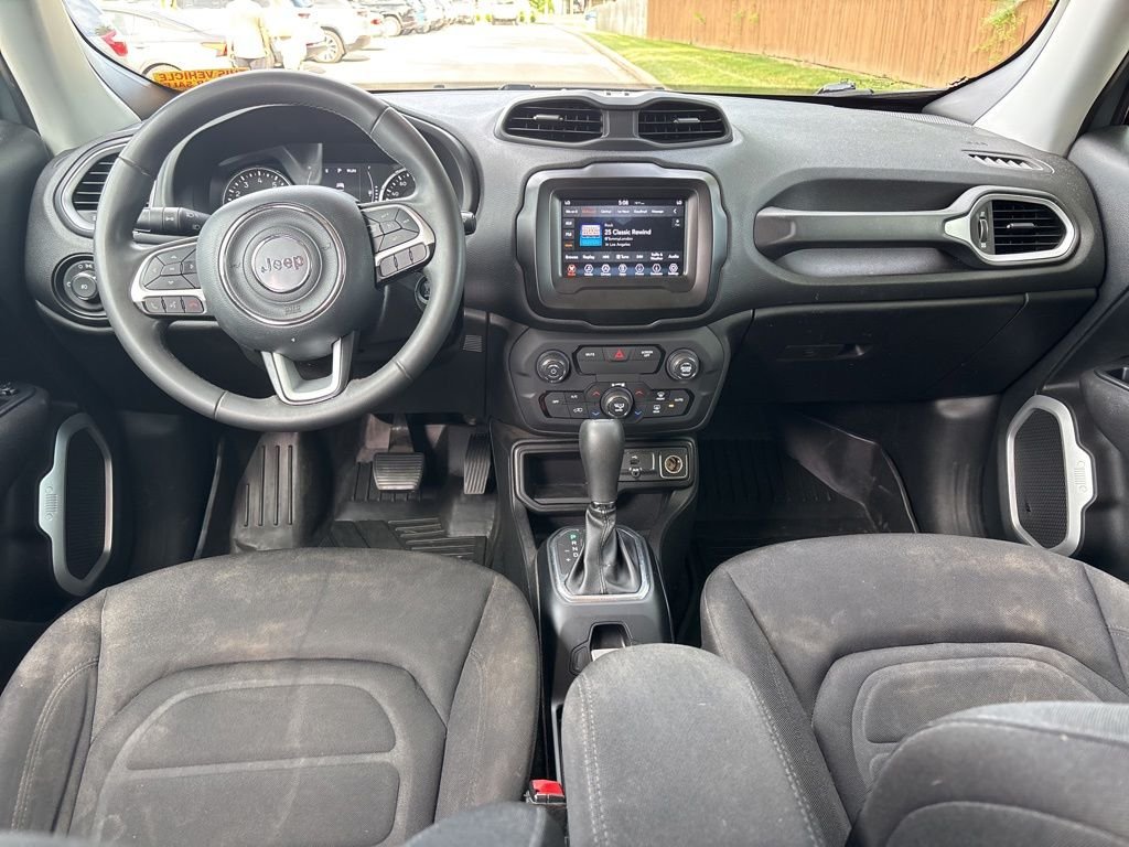 Certified Used 2018 Gray Jeep Latitude image 20