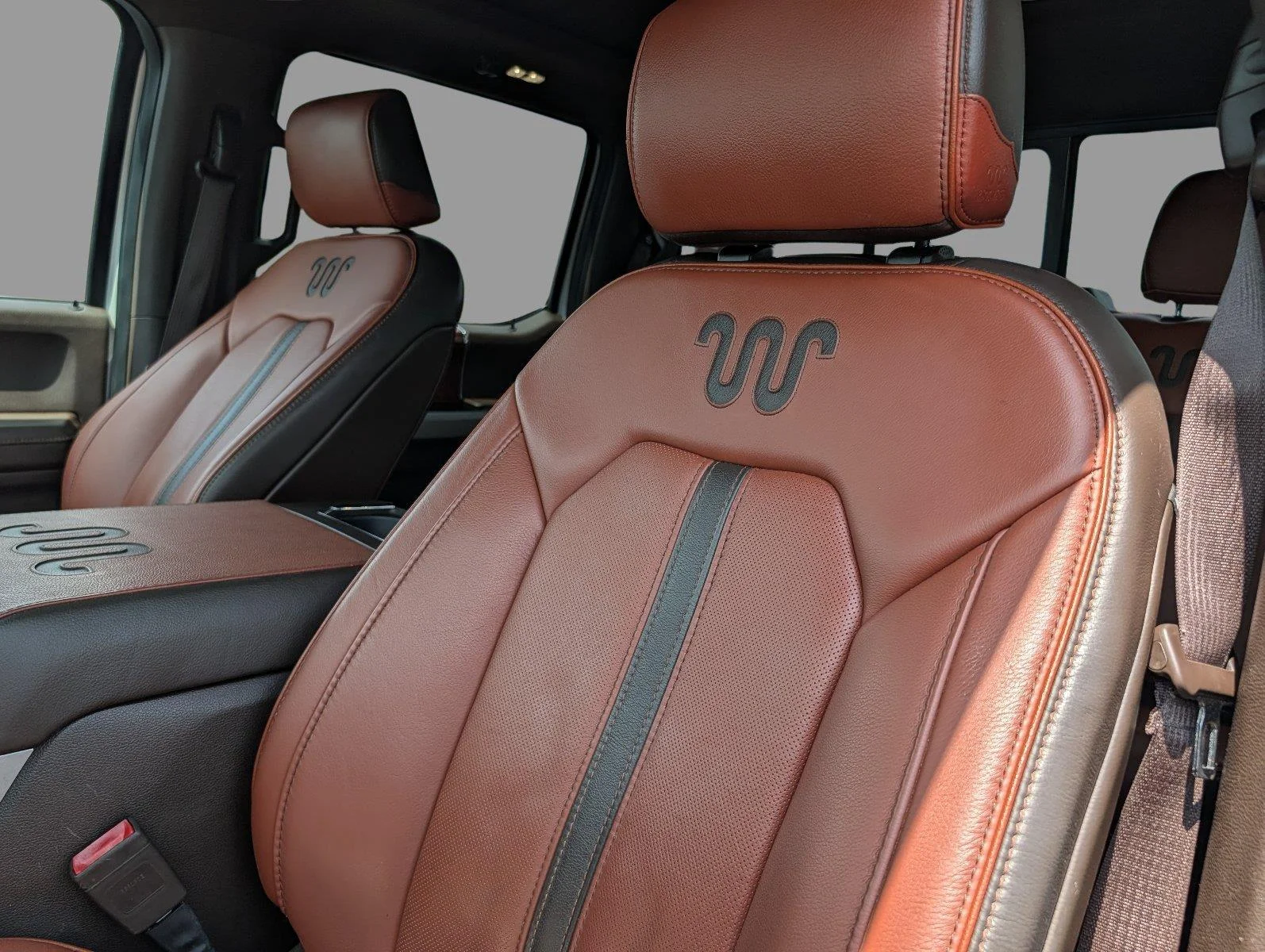 Used 2019 White Platinum Metallic Tri-Coat/Stone Gray Ford King Ranch image 13