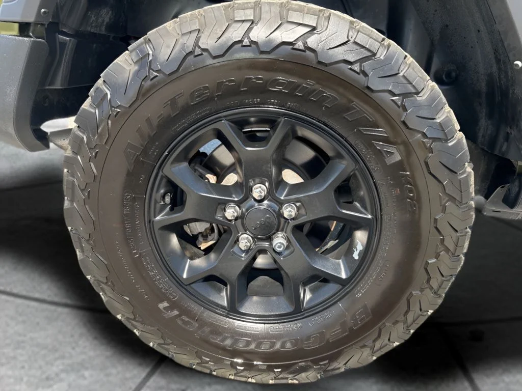 Used 2022 Green Jeep Unlimited Willys image 23