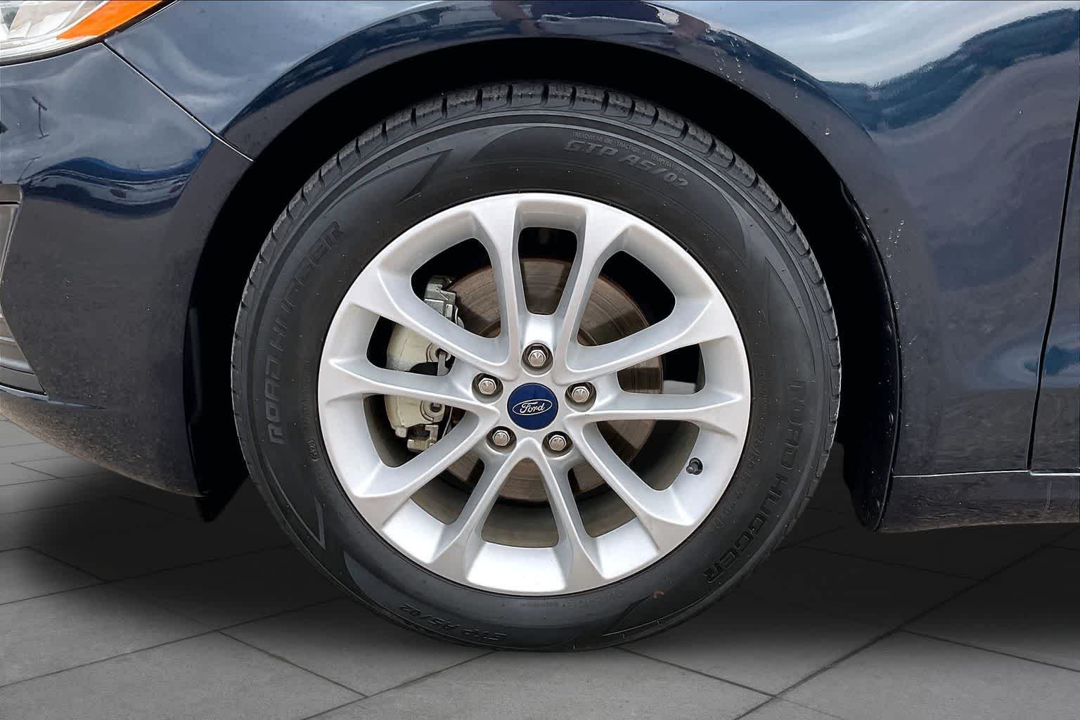 Used 2020 Alto Blue Metallic Tinted Clearcoat Ford SE image 11