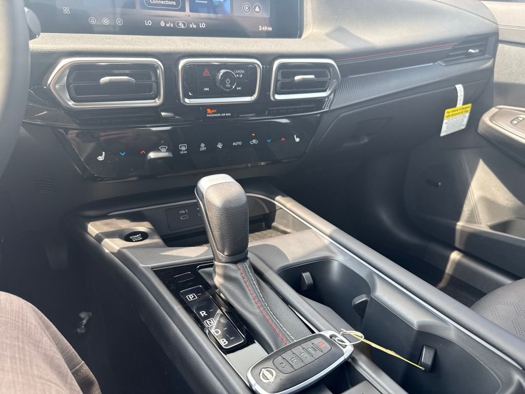 New 2026 Atlantic Gray Metallic / Super Black Two-tone Nissan SR image 30