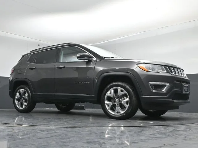 Used 2020 Granite Crystal Clearcoat Metallic Jeep Limited image 37