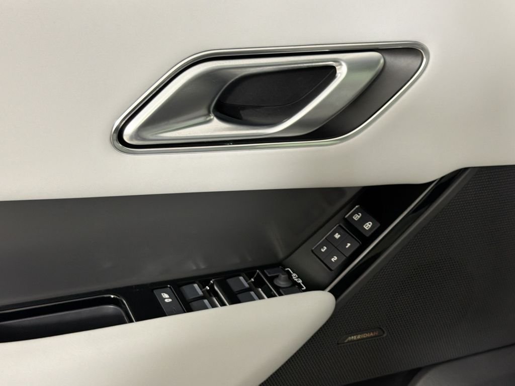 New 2026 Varesine Blue Land Rover S image 18