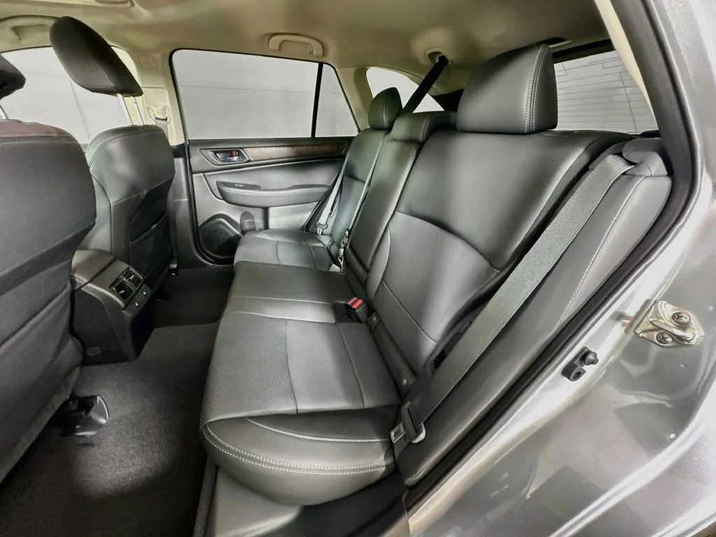 Used 2016 Silver Subaru 2.5i image 30