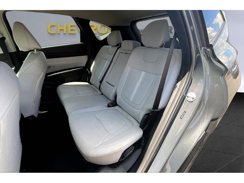 Used 2025  Hyundai SEL image 19