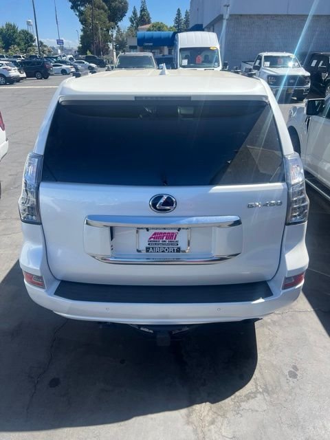 Used 2023 White Lexus 460 image 12