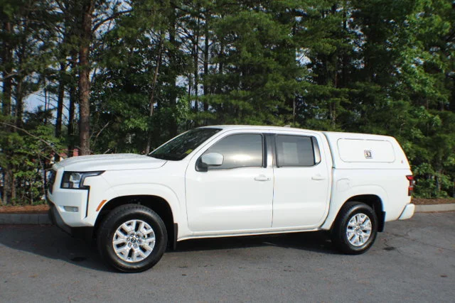 Used 2023 Glacier White Nissan SV image 4