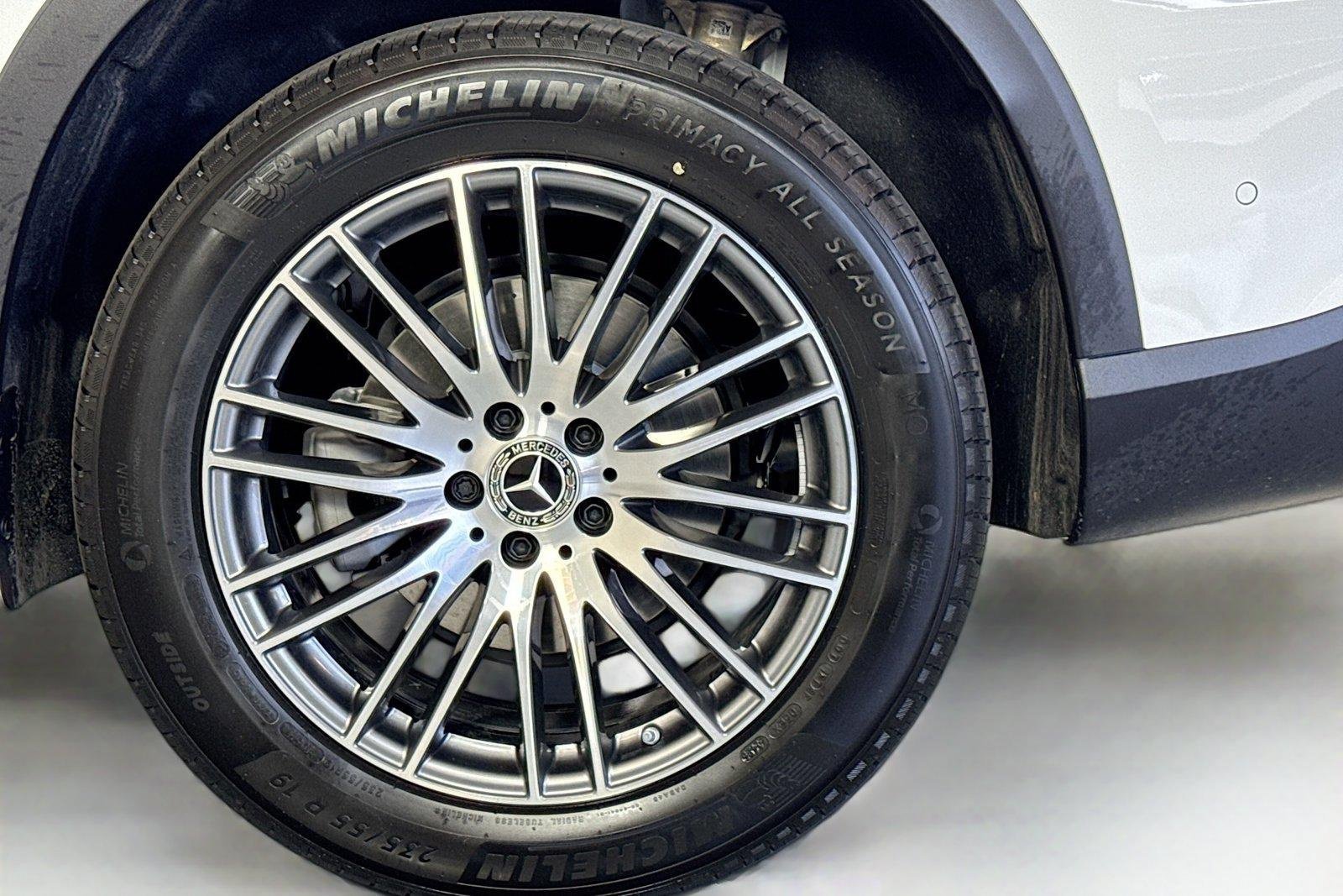 New 2026 Black Mercedes-Benz GLC 300 image 29