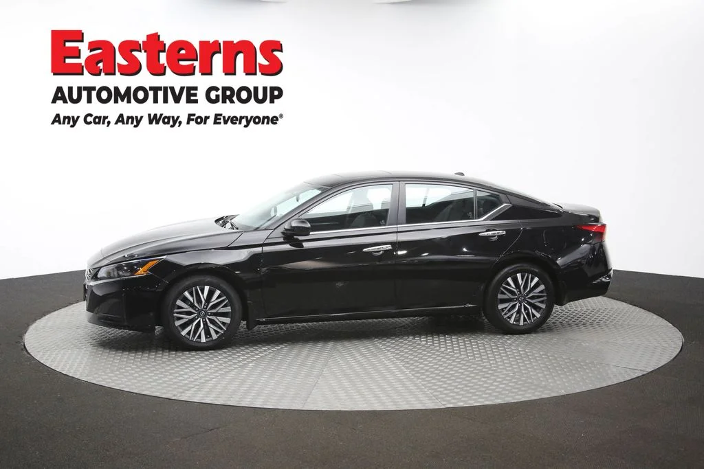 Used 2023 Black Nissan 2.5 SV image 60