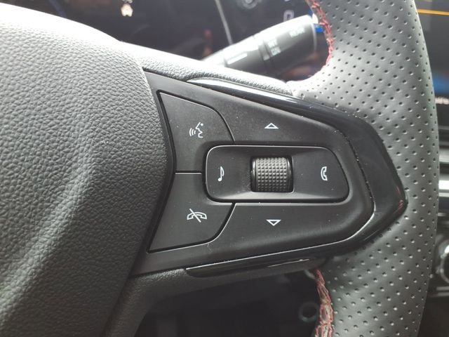 Used 2025 White Chevrolet 2RS image 28