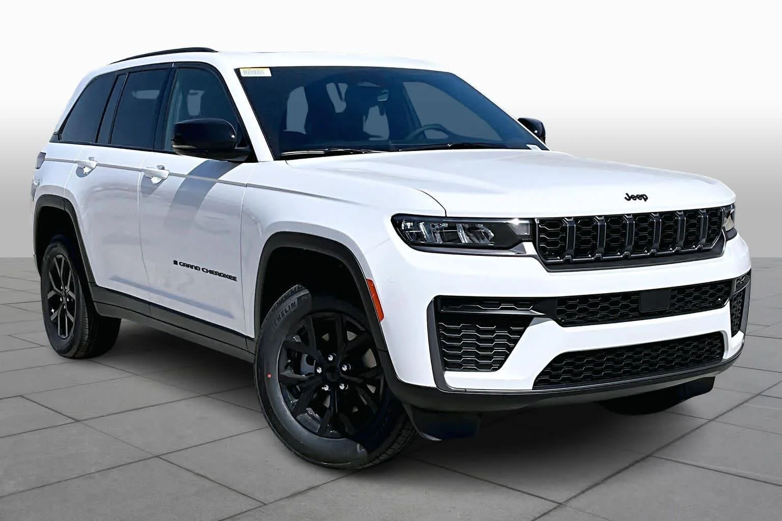 2026 Jeep Grand Cherokee Laredo - Photo 2