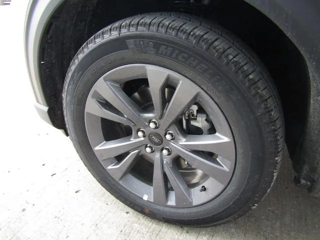 New 2027 Avalanche Gray Ford Active image 67