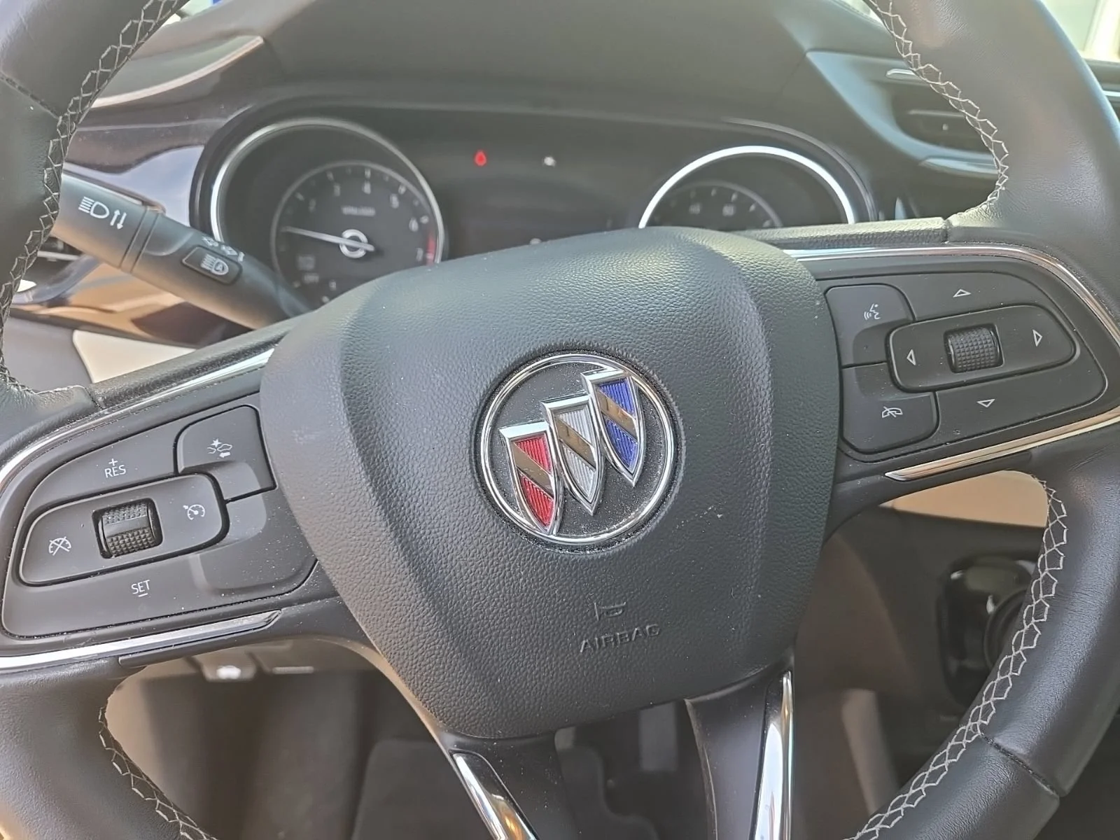 Used 2023 MOONSTONE GRAY METALLIC Buick Preferred image 11