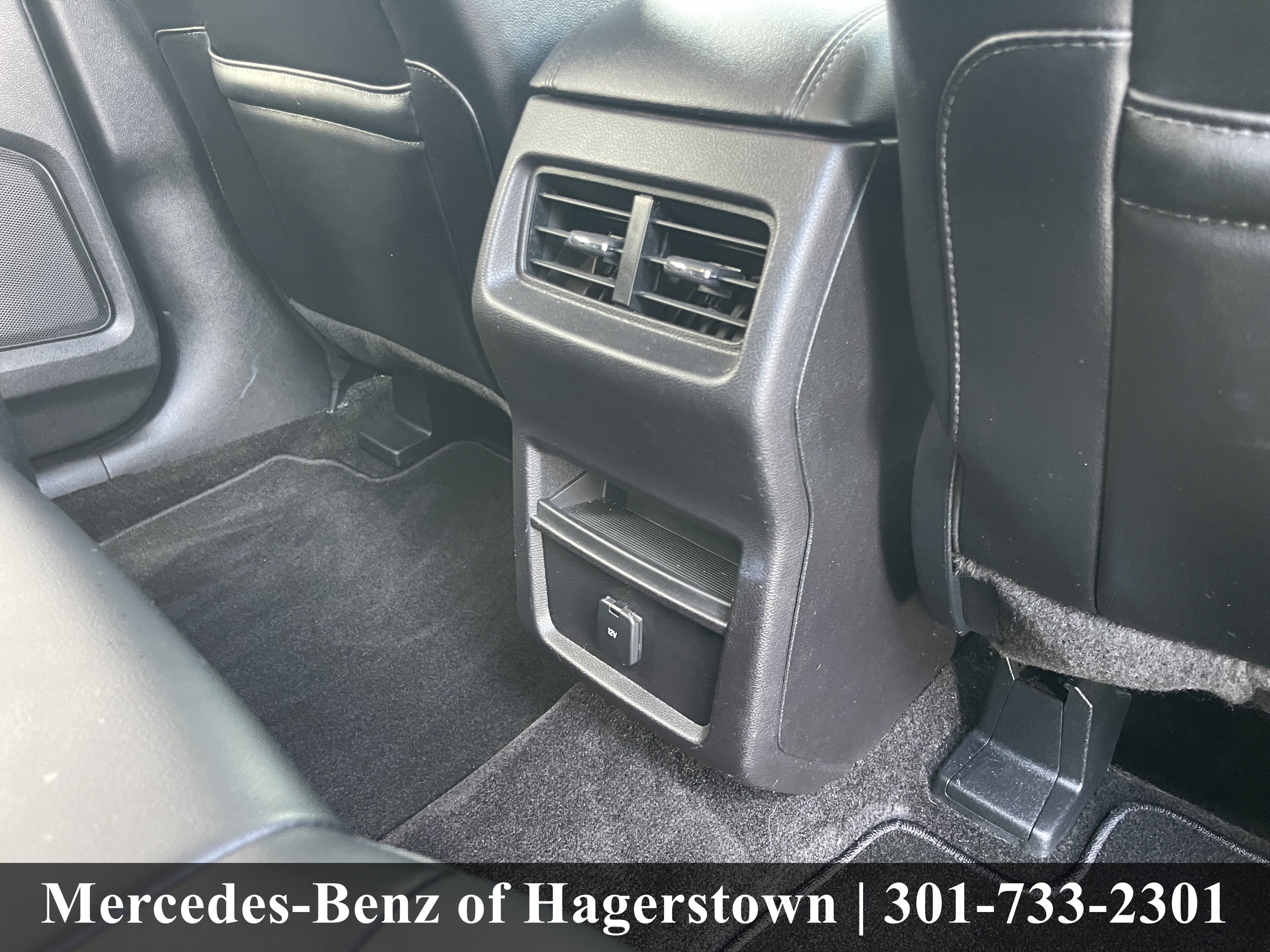 Used 2018 Oxford White Ford SEL FWD image 25
