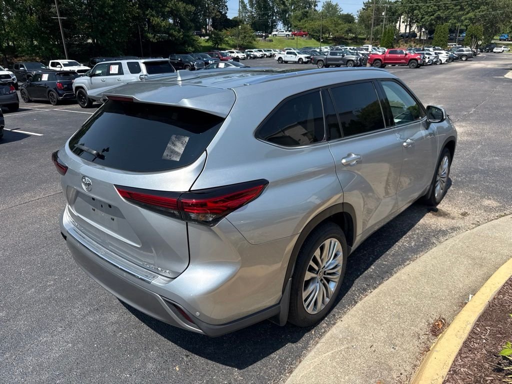 Used 2023 Silver Toyota Platinum image 3
