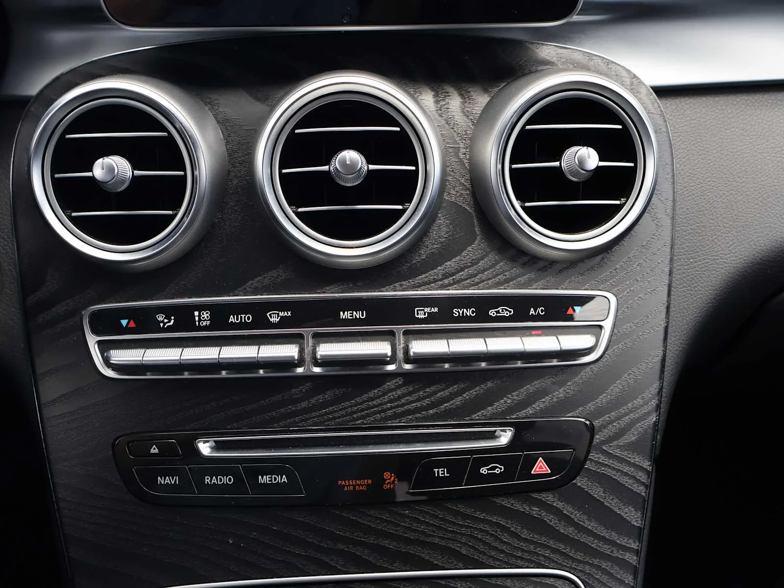 Used 2018 Black Mercedes-Benz GLC 300 image 18