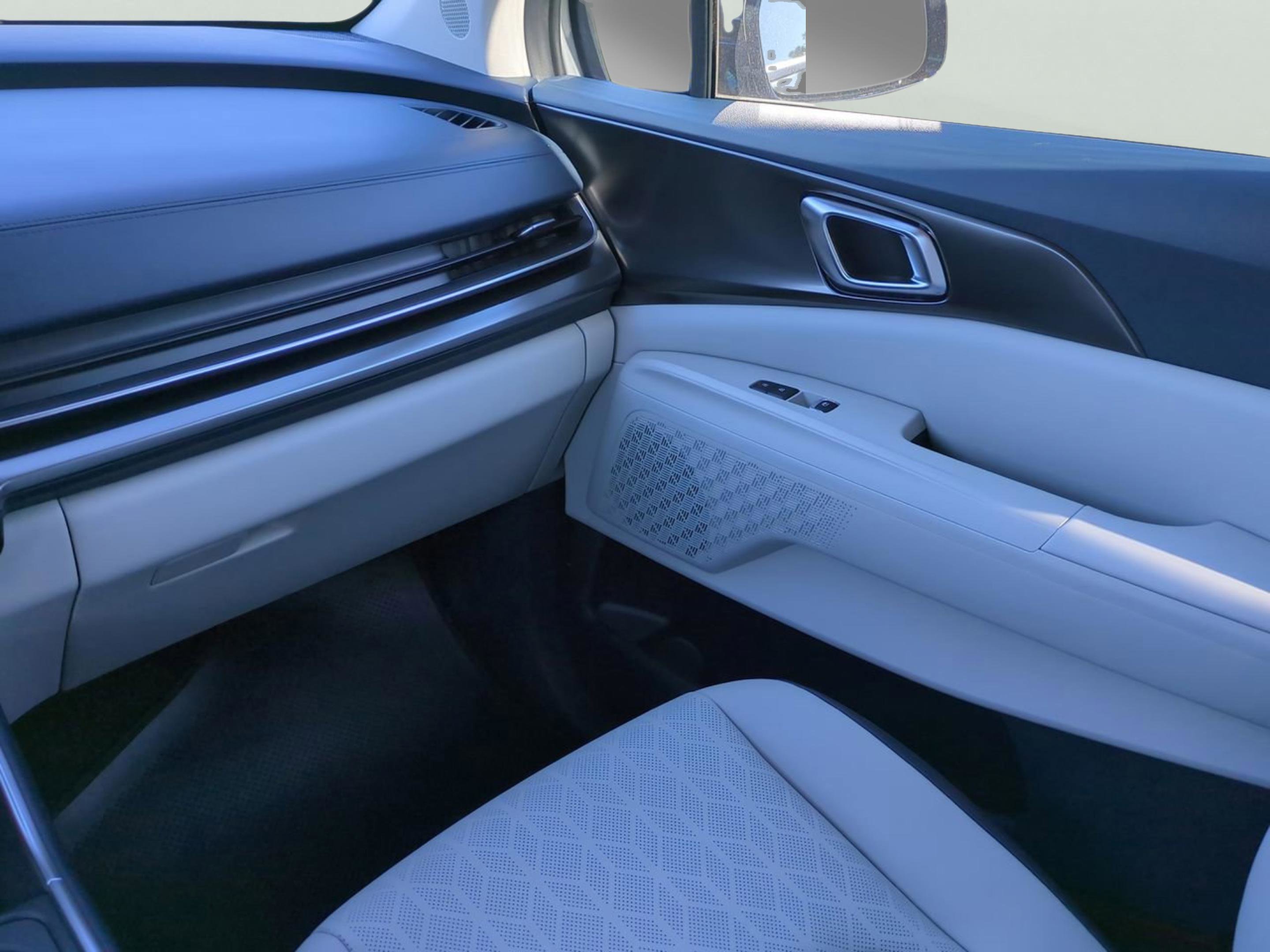 New 2026 Ceramic Silver Kia SX image 20