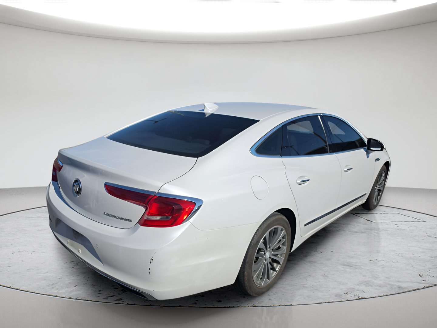 Used 2017 White Buick Essence image 10
