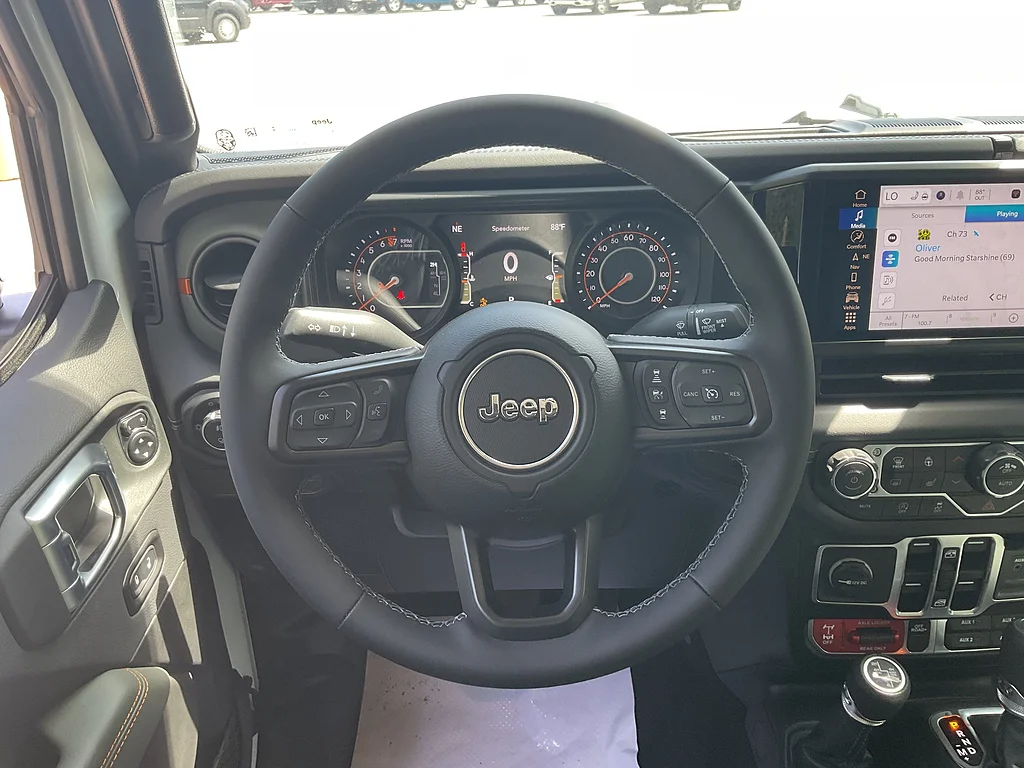 New 2026 Bright White Clearcoat Jeep Mojave X 4x4 image 11