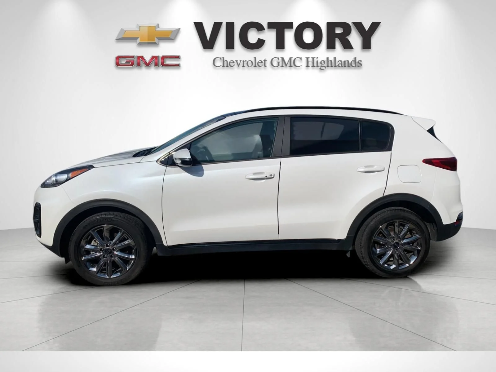Used 2022 White Kia Nightfall Edition image 6