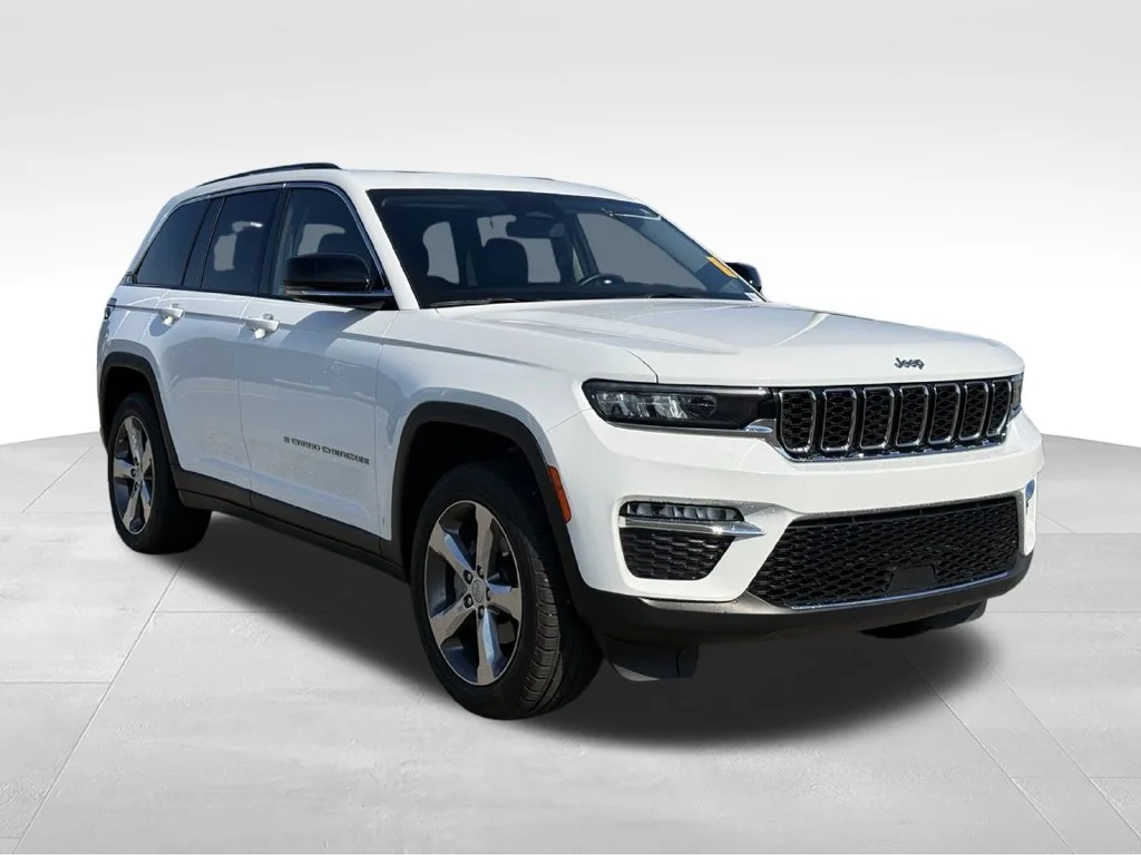 Used 2022 White Jeep Limited image 28