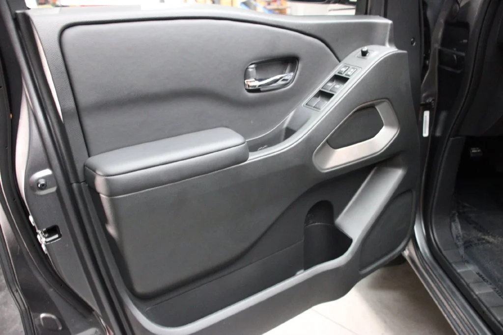 New 2027 Gun Metallic Nissan Crew Cab SV image 7
