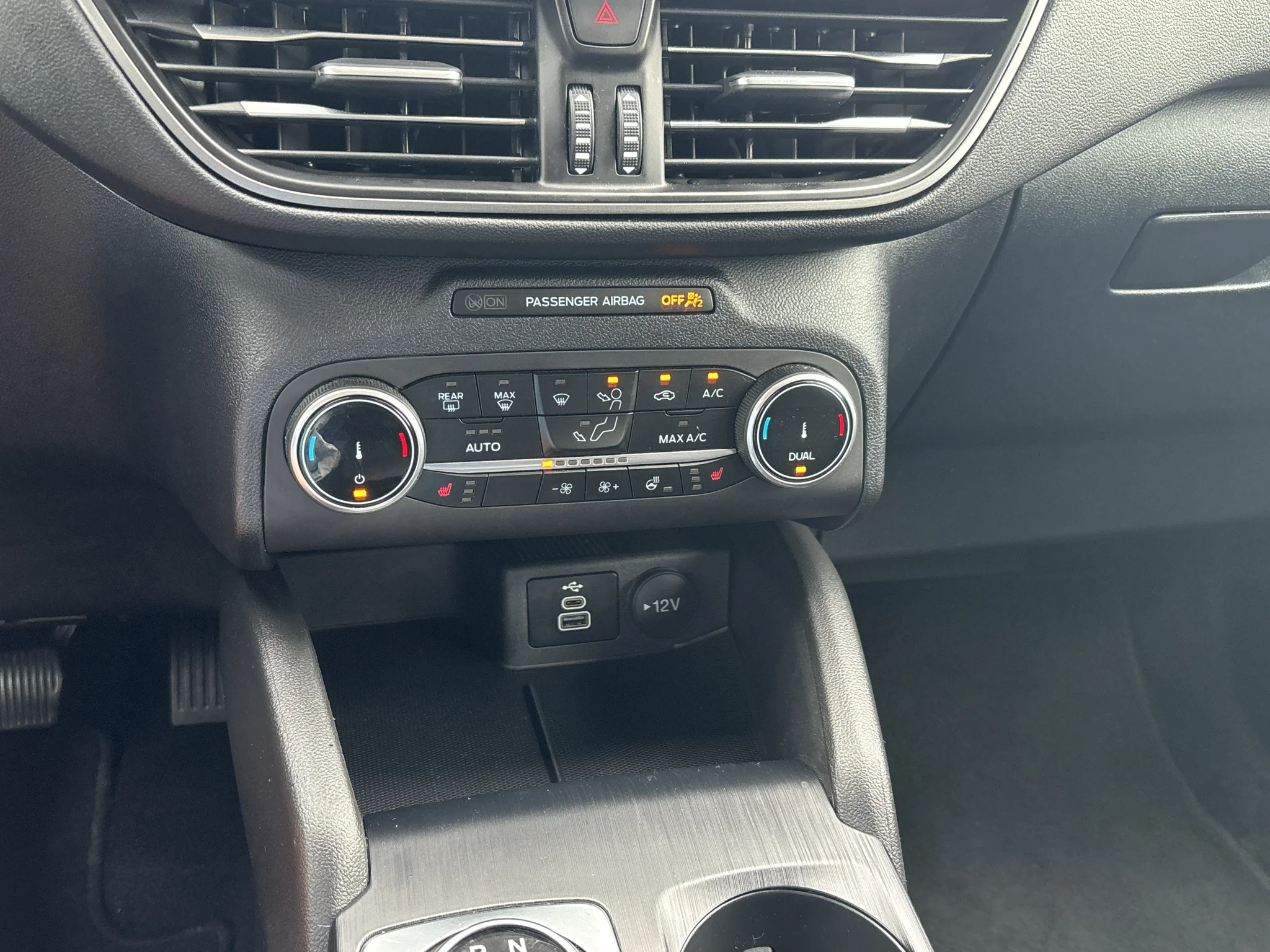Used 2025 Agate Black Metallic Ford Active image 21