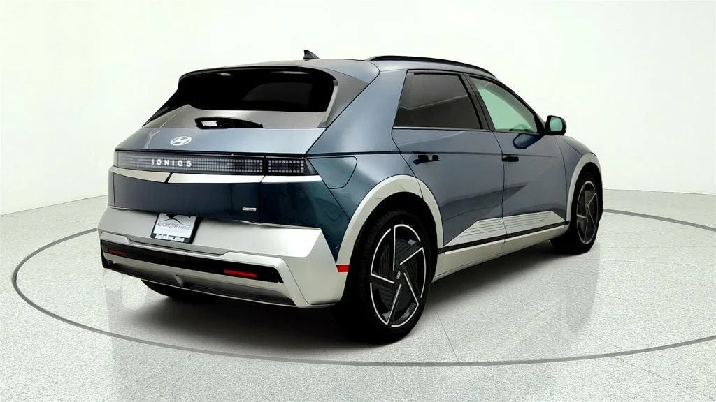 Used 2025 Digital Teal Hyundai Limited AWD image 5
