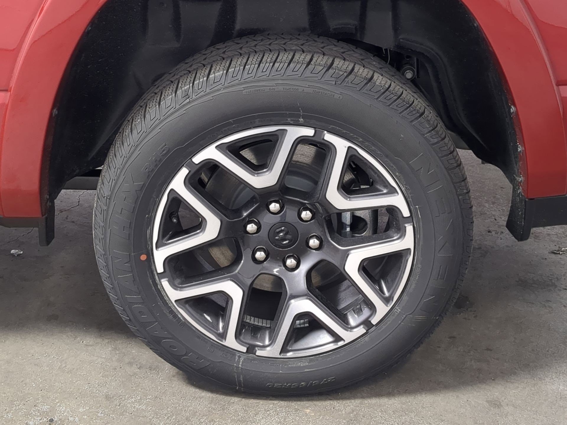 New 2026 Molten Red Pearl-Coat Exterior Paint RAM Laramie image 18