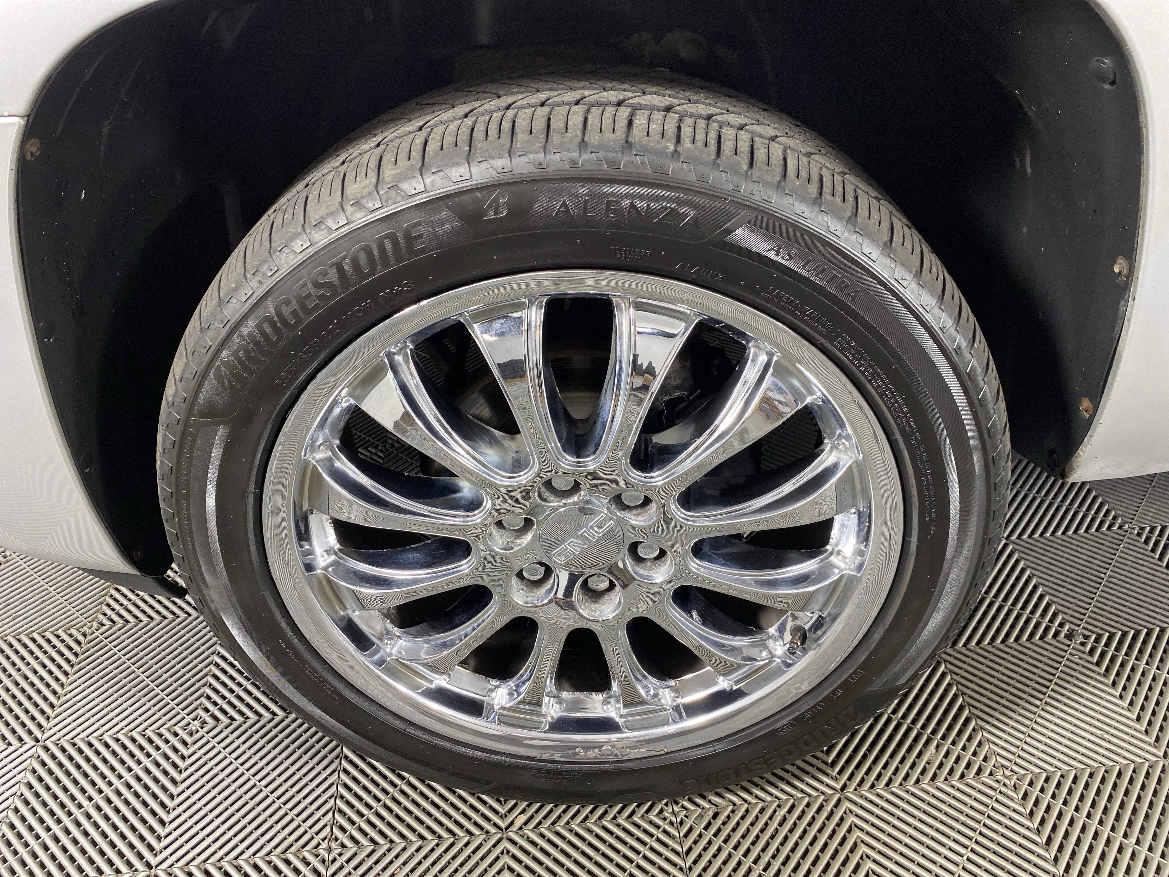 Used 2013 Quicksilver Metallic GMC  image 11