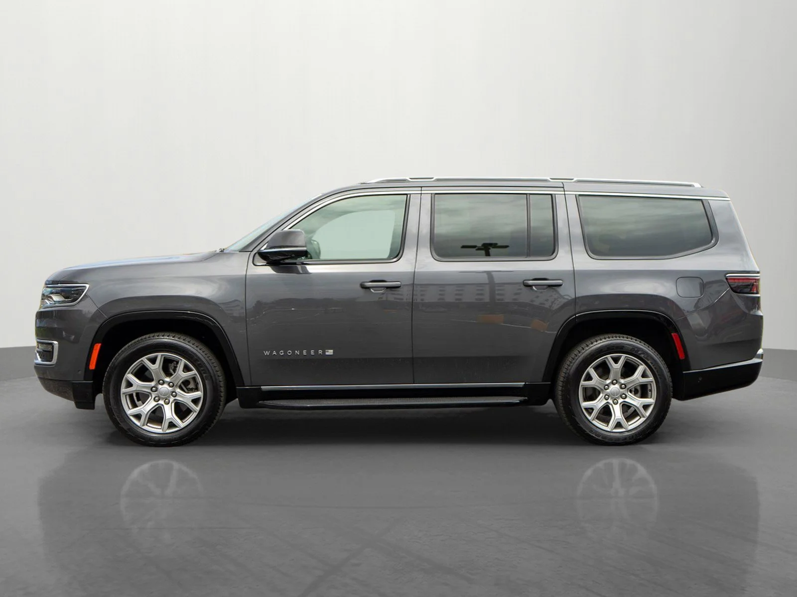 Used 2022 Baltic Gray Metallic Clearcoat Jeep Series I image 4
