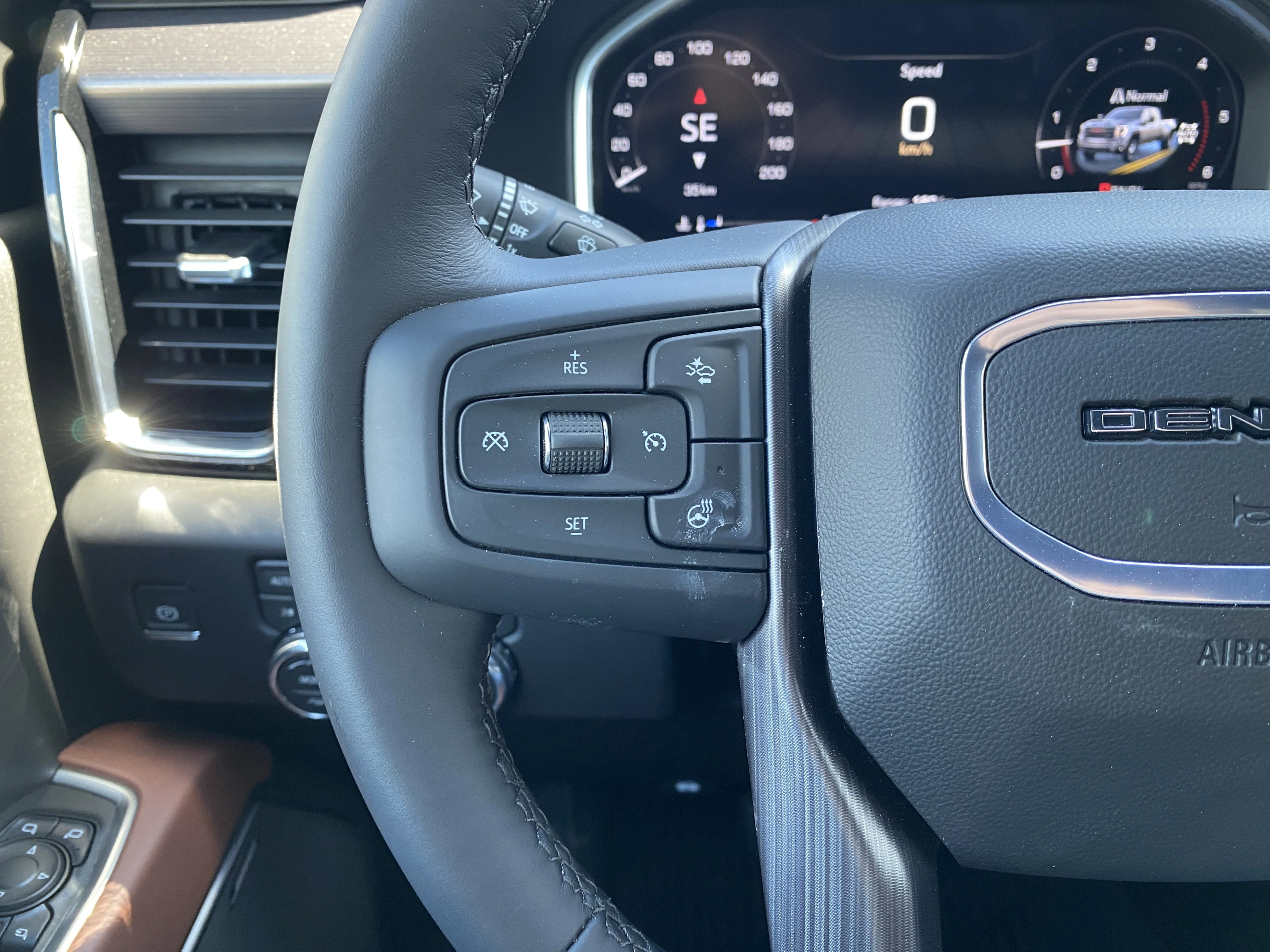 New 2026 GLACIER WHITE TRICOAT GMC Denali Ultimate image 18