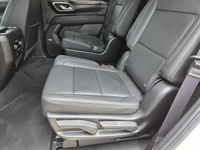 Used 2024 Iridescent Pearl Tricoat Chevrolet LT image 25