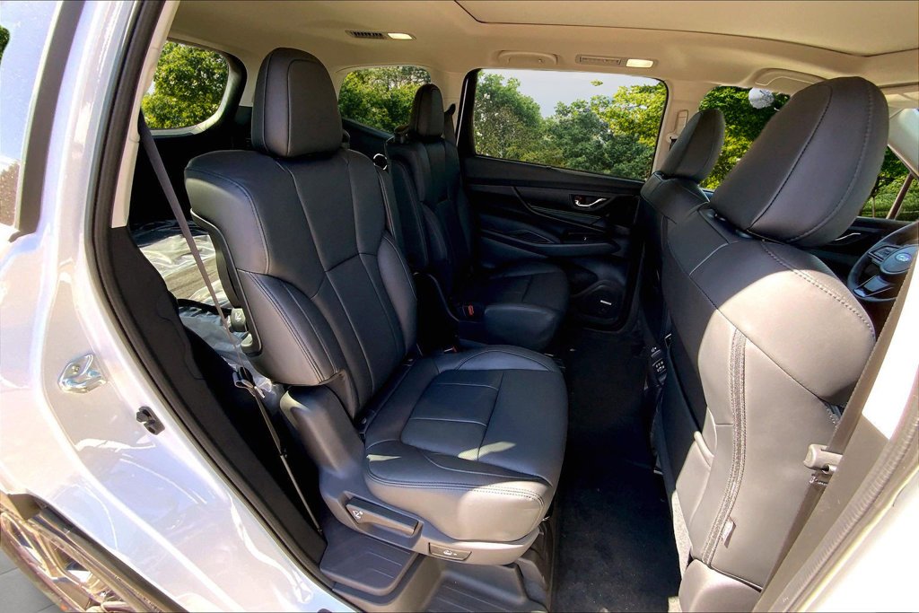 Used 2026 White Subaru Onyx Edition Touring image 10