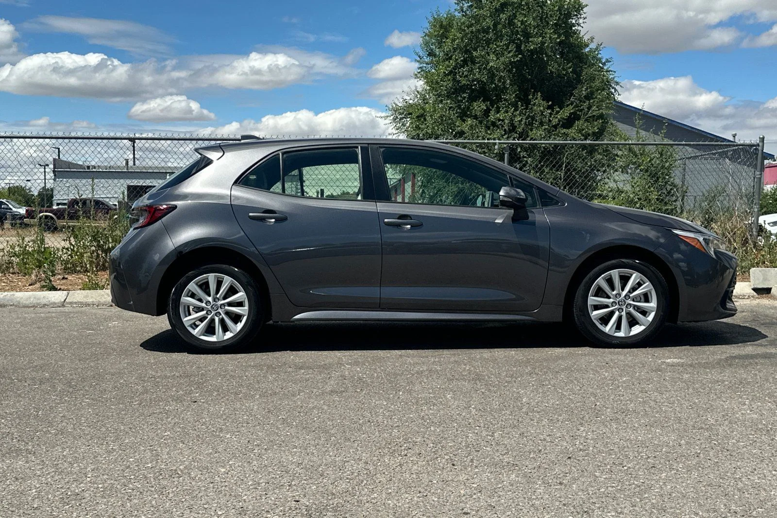 Used 2025 Gray Toyota SE image 3