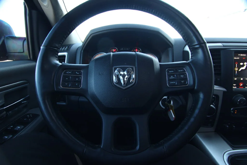 Used 2018 Brilliant Black Crystal Pearlcoat Ram Big Horn image 18