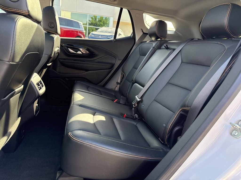 Used 2024 White Frost GMC AT4 image 24