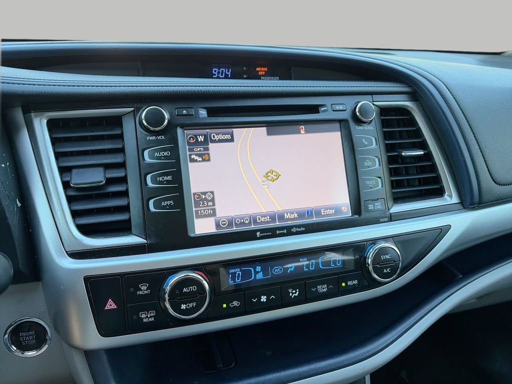 Used 2019 Silver Toyota XLE image 19