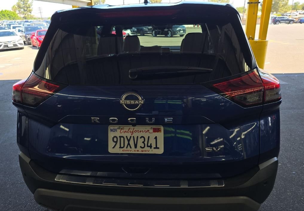 Used 2023 Blue Nissan SV image 5