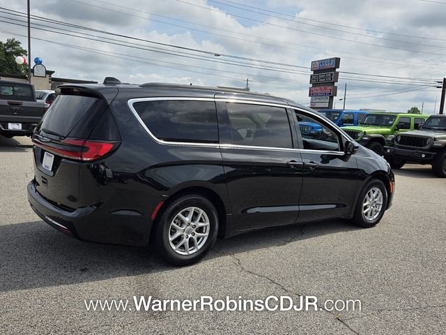 Used 2022 Black Chrysler Touring L image 16