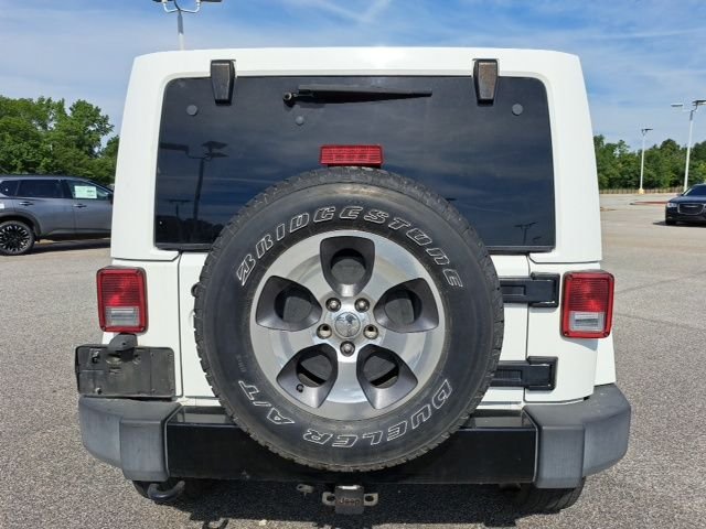 Used 2014 White Jeep Unlimited Altitude image 6