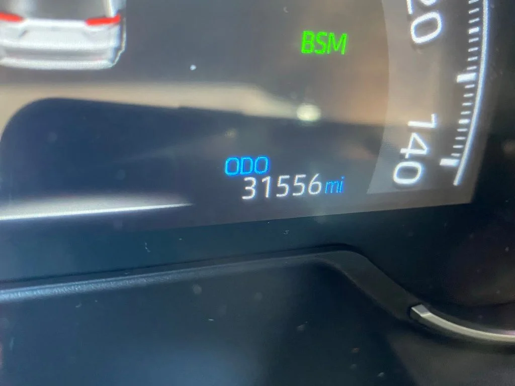 Used 2025 Silver Toyota XLE image 5