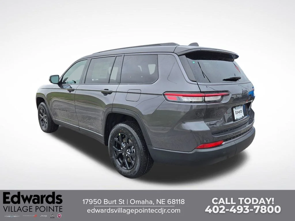 New 2026 Baltic Gray Metallic Clear-Coat Exterior Paint Jeep Altitude image 5