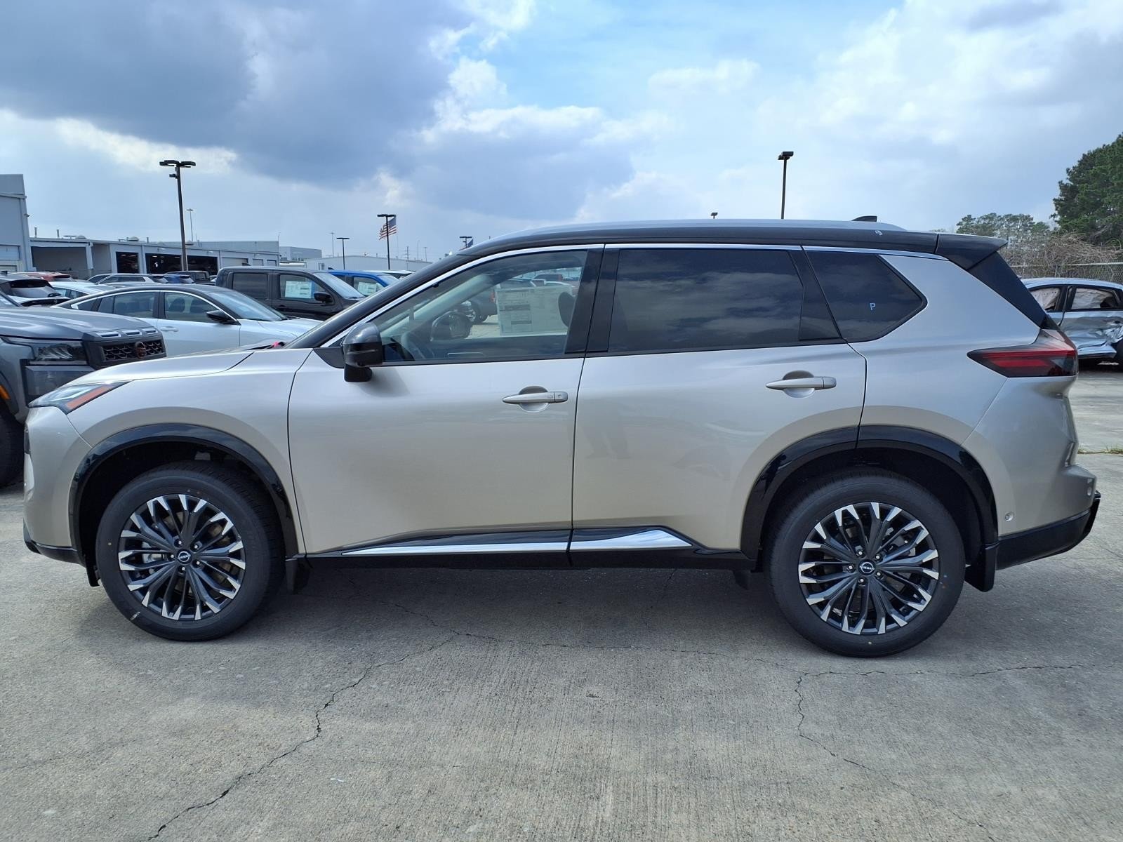2026 Nissan Rogue Platinum Silver at Robbins Nissan