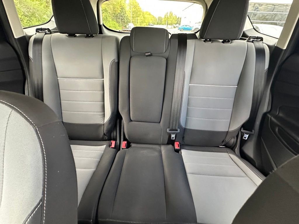Used 2014 Blue Ford SE image 11